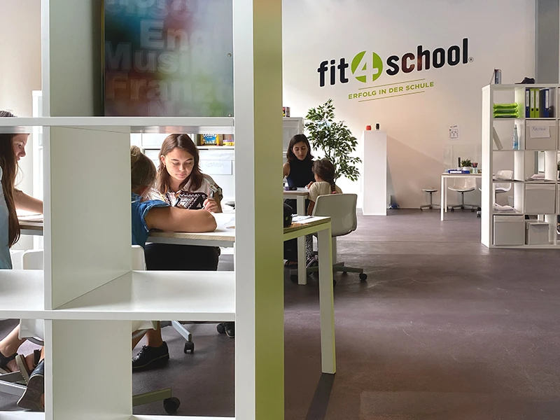 Schüler bei der Arbeit